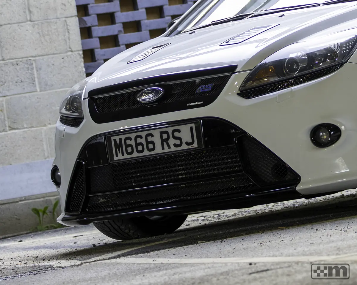 Dynamic Front Grill Decal (Black) [Mk2 Focus Rs] 1